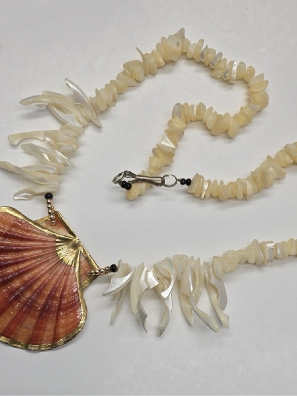 Vintage Chunky Shell with mother of pearl accents